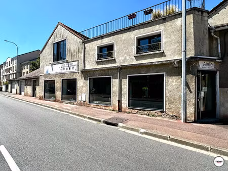 12% de rentabilité - local commercial 107m2+ appartement 77m2 verneuil sur seine -