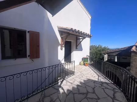 maison au coeur du village de bessas