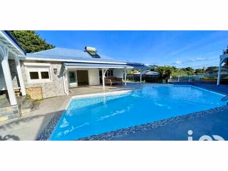 maison contemporaine avec piscine et jardin la trinite (972)