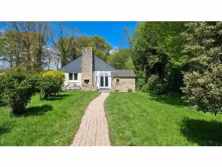 cotes d'armor  corlay  spacieuse maison individuelle de 4 chambres  à deux pas de corlay