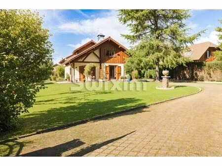 maison individuelle t7 de 191m2(162m2 ht) sur terrain de 940m2