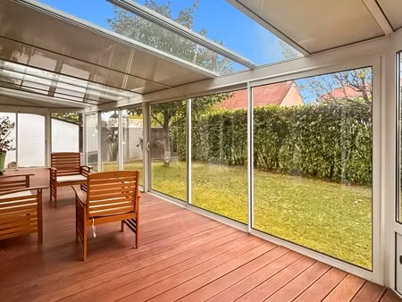 maison familiale avec sous-sol total et jardin