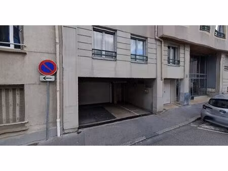 location garage à caluire-et-cuire (69300)