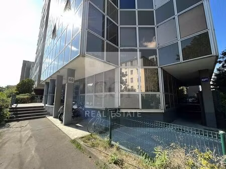 location bureau 200 m² à villeurbanne (69100)