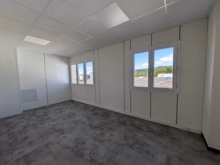 location property.type.service à marigny-saint-marcel (74150)