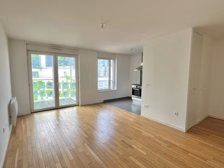 courbevoie - rue de bezons - 3 pièces avec balcon et parking