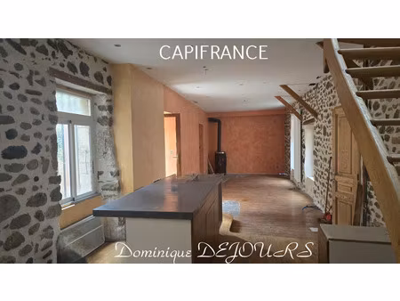 ardèche  vallée de l'eyrieux  à st sauveur de montagut au coeur du village maison à vendre