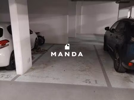 place de parking sécurisée