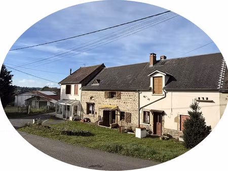 auv 1196 : 3 maisons mitoyennes  divers bâtiments annexes  3