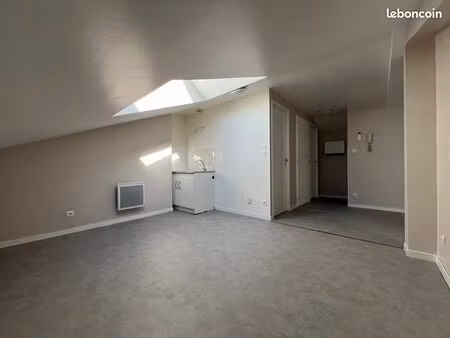 f3 mansardé - libre 1/11/25