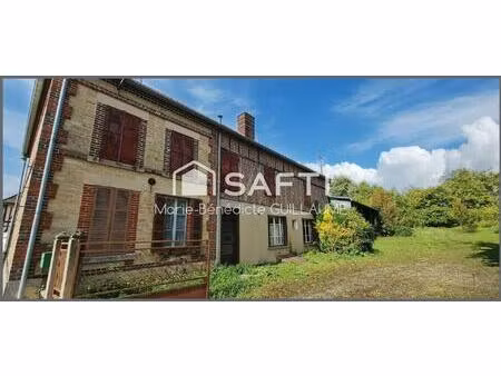 maison ancienne et ses nombreuses dépendances