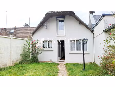 senarpont : maison avec jardin et dépendance.