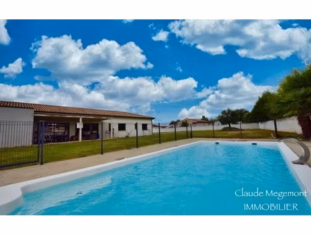 superbe maison contemporaine avec piscine sur grand terrain