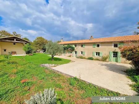 vente maison 7 pièces 271 m² à vitre (79370)  249 000 €
