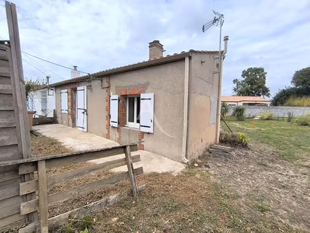 vente maison à grosbreuil (85440) : à vendre / 56m² grosbreuil