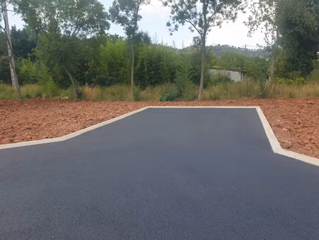 terrain constructible viabilisé au luc