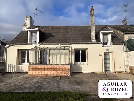 maison de bourg a la chapelle saint ursin