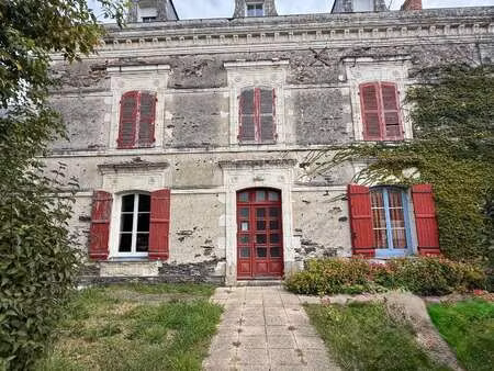 vente immeuble à maze (49630) : à vendre / 188m² maze