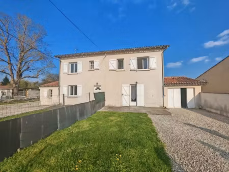 vente immeuble 3 pièces 80 m² à gensac-la-pallue (16130)  213 000 €