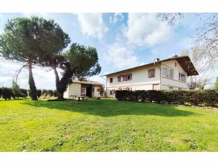 immeuble de rapport 4 appartements et une maison