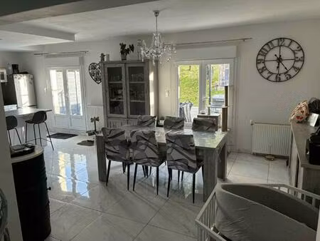 a vendre- maison 3 chambres sur 105m2 avec jardin et garage