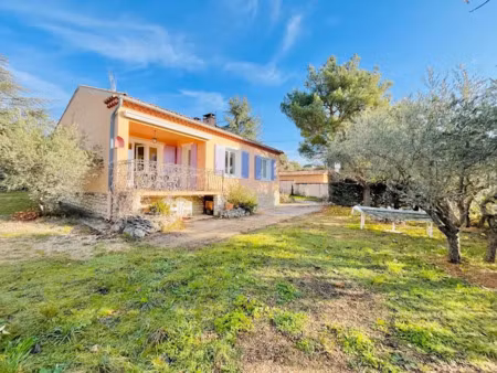 vente villa 4 pièces 95 m² à saint-saturnin-lès-apt (84490)  397 000 €