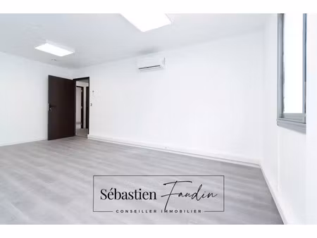 location locaux professionnels 1 pièce 24 m² à gemenos (13420)  485 €