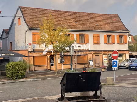 immeuble de rapport commerces et 3 appartements