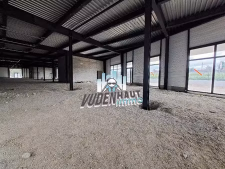 local d'activité 1000 m²