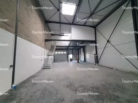 local d'activites a louer