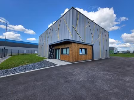 à louer entrepôt 300 m² – 2 400 € |sablé-sur-sarthe