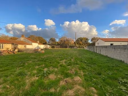 en vente terrain constructible 4 25 ares – 79 990 € |saint-hilaire-de-chaléons