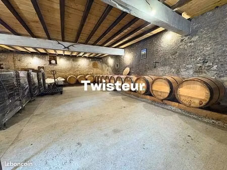 divers 2 pièces 160 m²