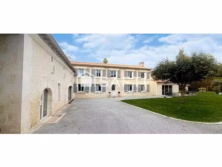 vente maison 8 pièces 275 m² sainte-lheurine (17520)