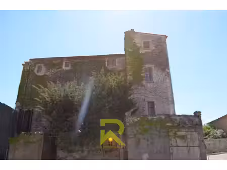château dans le minervois proche de carcassonne
