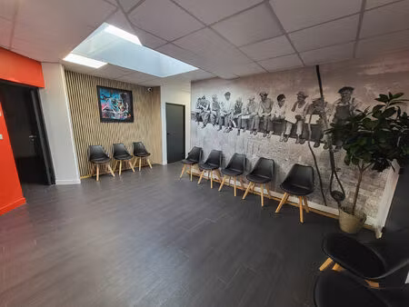 location local professionnel 17m² bois guillaume 76230