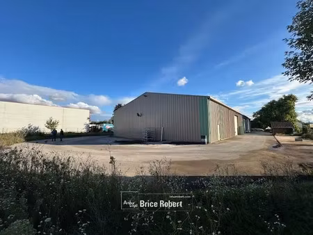 a louer - local d'activités indépendant à proximité des axes autoroutiers - trévoux