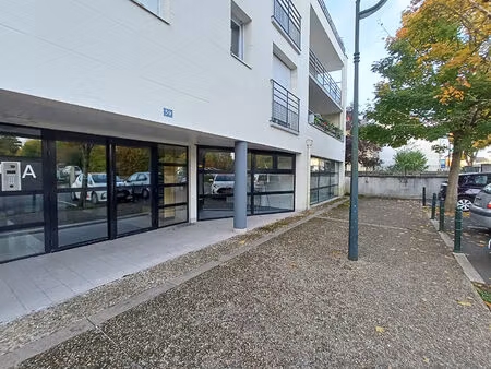 location local professionnel 138m² st cyr sur loire 37540