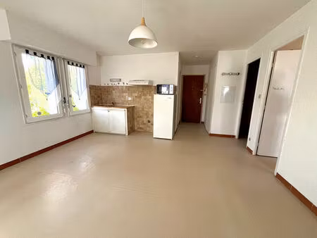 vente appartement 3 pièces 47m2 jonzac 17500 - 72000 € - surface privée