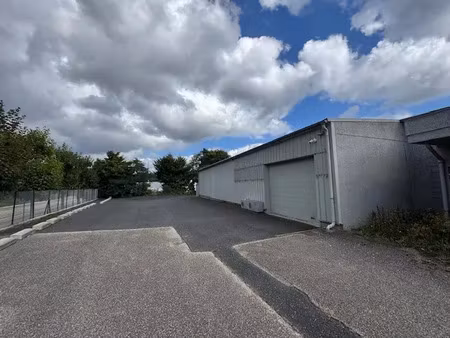 a louer dépôt et bureaux à la ricamarie