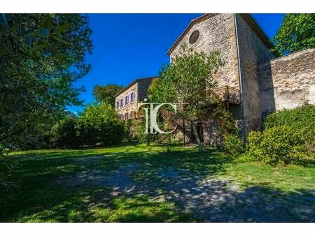 mas du xviiieme 379m2 habitables 8700m2 de terrain riviere