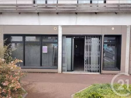 location bureaux et commerces à granville (50400) : à louer / 150m² granville