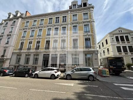 location commerce 193 m² à vienne (38200)