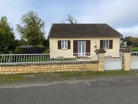 propriété de village étonnamment différente