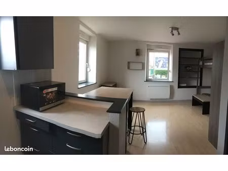 studio meublé avec parking et cave