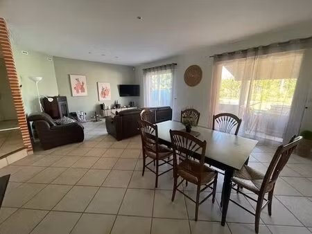 maison de plain pied avec grandes dépendances