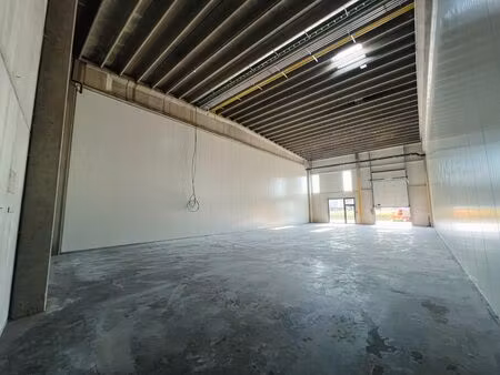 bedrijfsverzamelgebouw den tuft