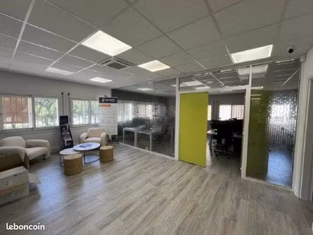 bureaux 450 m²
