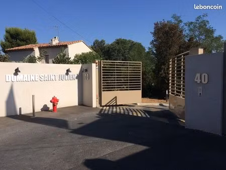 location place de parking extérieure