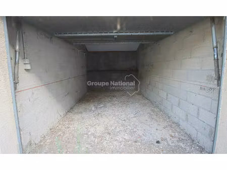 vente garage 12 m² carpentras (84200)